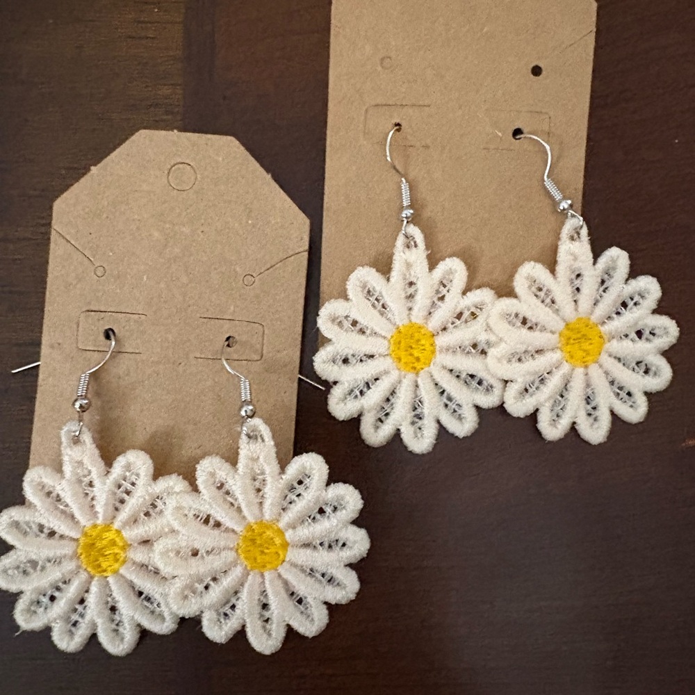 Daisy Flower Earrings in Cream and Yellow